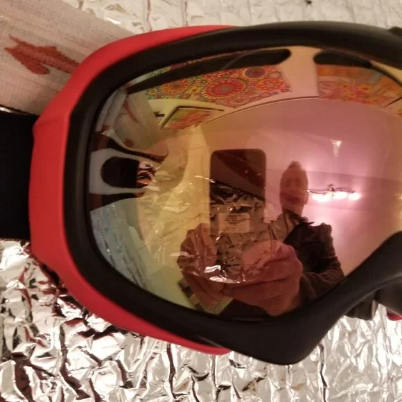 Oakley Orange Yellow and Black Snow Goggles with Yellow-tinted Reflective Lens. - Picture 3 of 7
